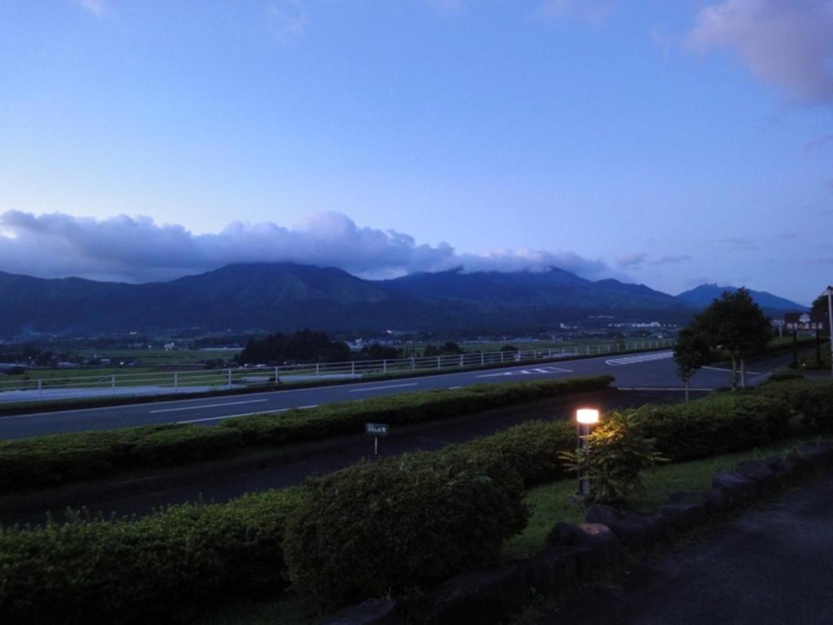 Shikino Mori Hotel Асо Екстериор снимка