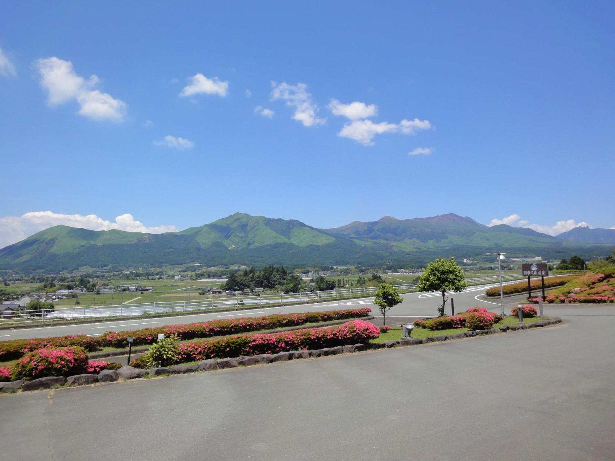 Shikino Mori Hotel Асо Екстериор снимка
